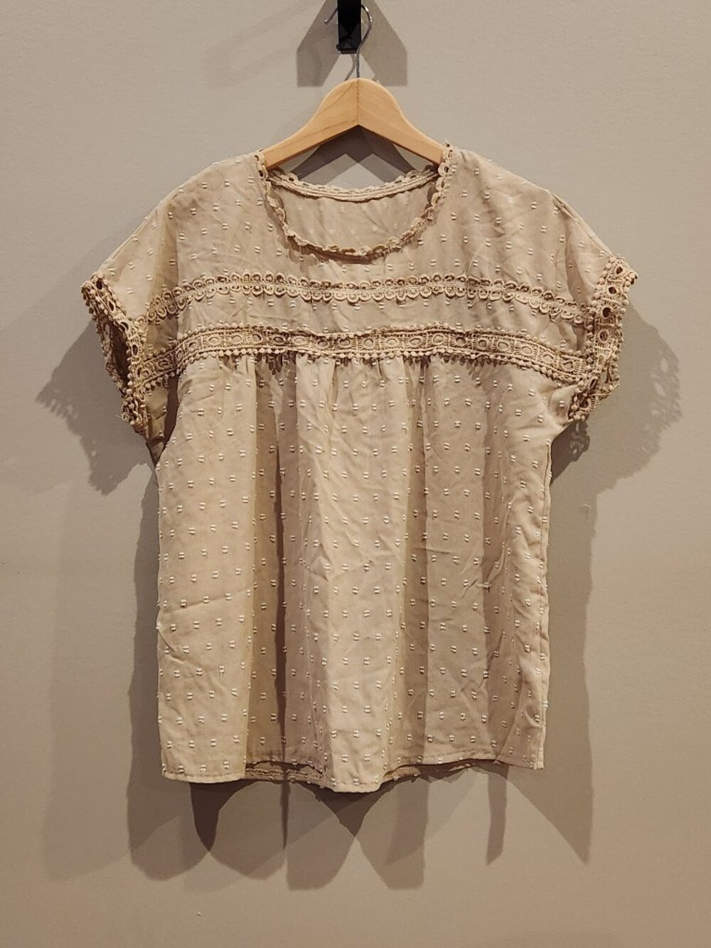 Cream Swiss Dot Crochet Trim Boho Blouse Size Medium